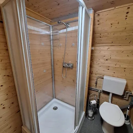 U Dalešické Přehrady Kozlany