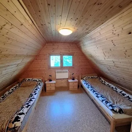 U Dalešické Přehrady Kozlany